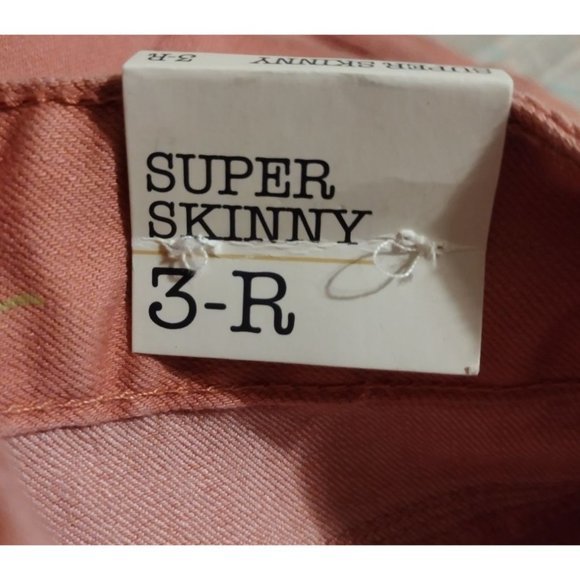 American Rag Women's Super‎ Skinny Low- Rise Pink Denim Jeans ( 3 ) Regular - Picture 10 of 10